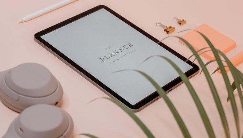 2024 year planner printable pdf free download